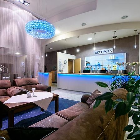 Hotel Nowy Dwor Trzebnica Eksteriør billede