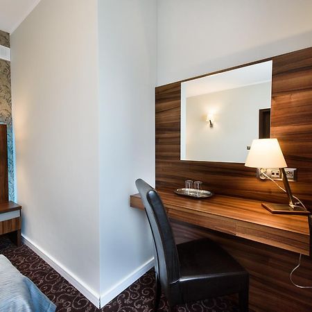 Hotel Nowy Dwor Trzebnica Eksteriør billede