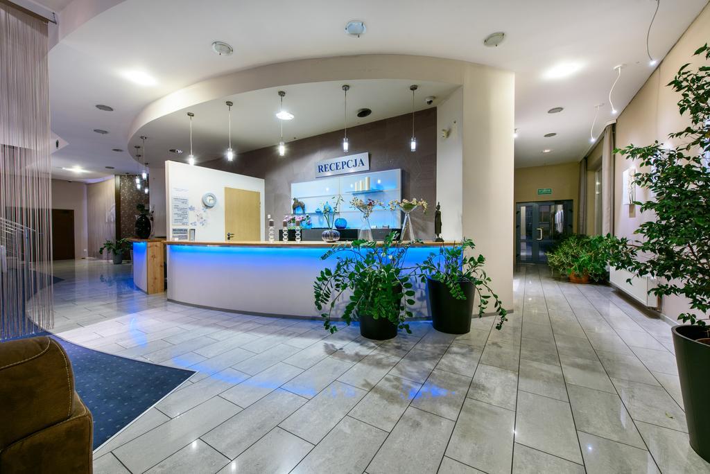 Hotel Nowy Dwor Trzebnica Eksteriør billede
