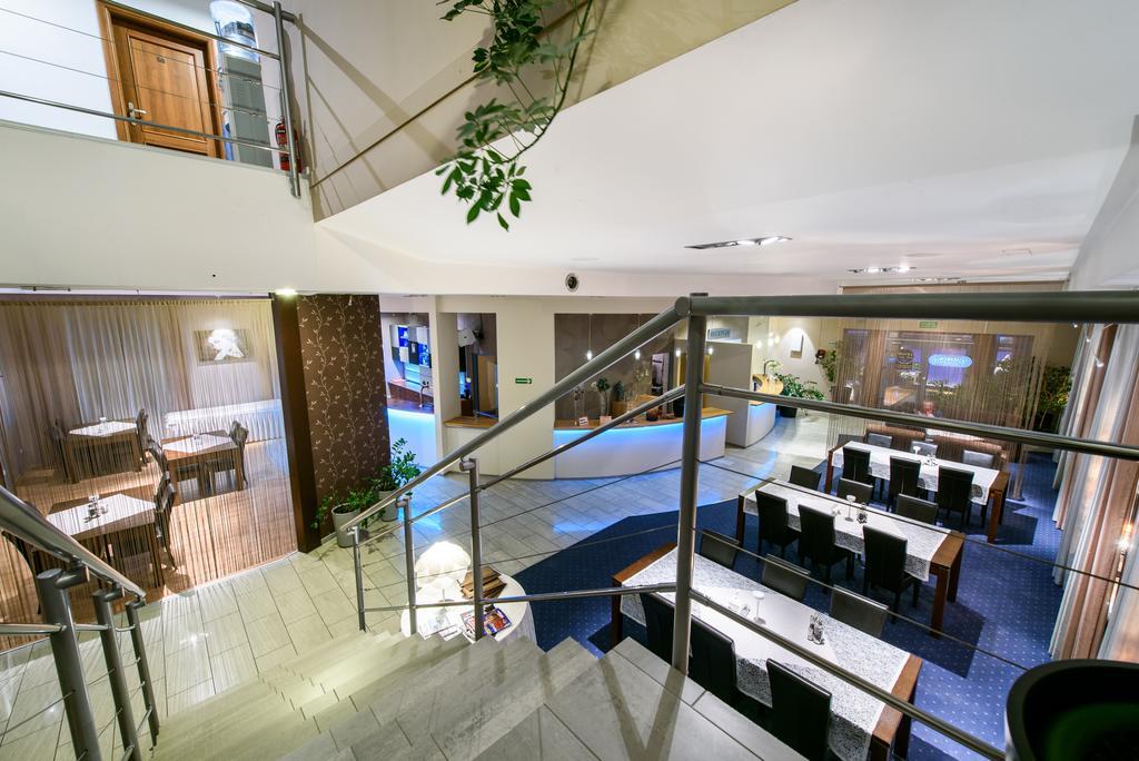 Hotel Nowy Dwor Trzebnica Eksteriør billede