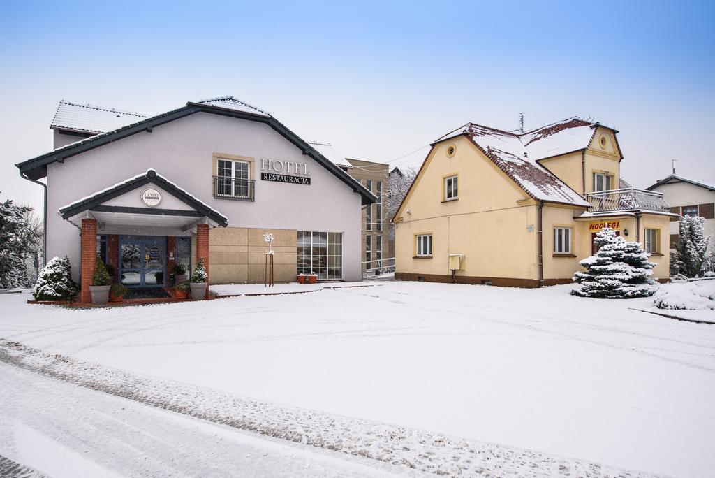 Hotel Nowy Dwor Trzebnica Eksteriør billede