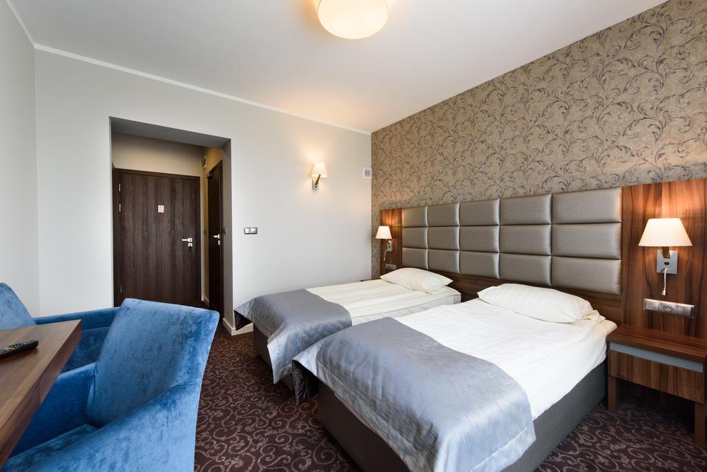 Hotel Nowy Dwor Trzebnica Eksteriør billede
