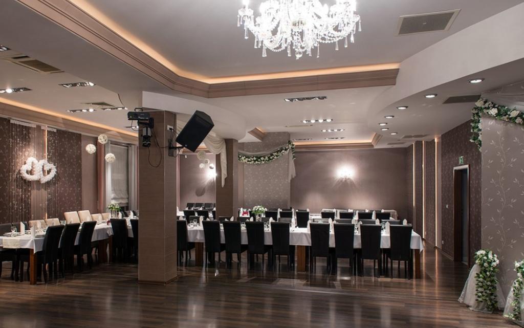 Hotel Nowy Dwor Trzebnica Eksteriør billede