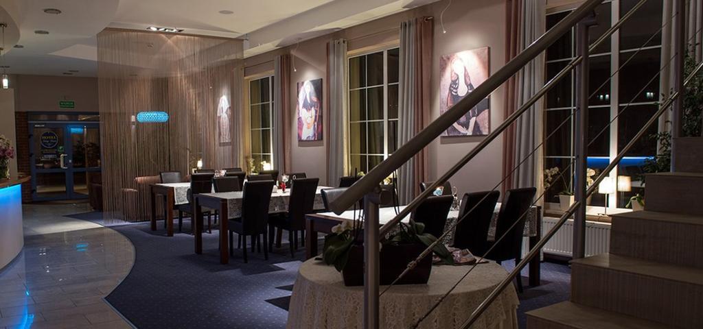 Hotel Nowy Dwor Trzebnica Eksteriør billede