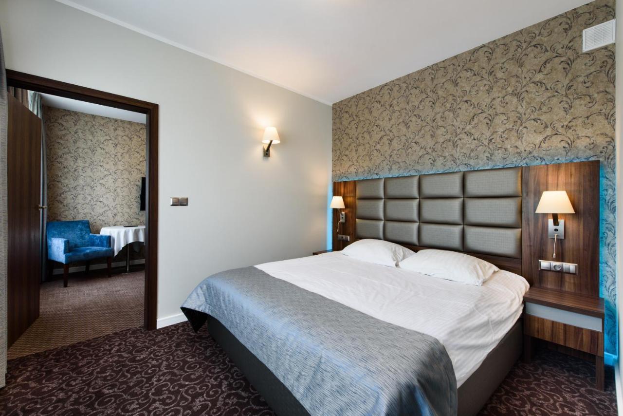 Hotel Nowy Dwor Trzebnica Eksteriør billede