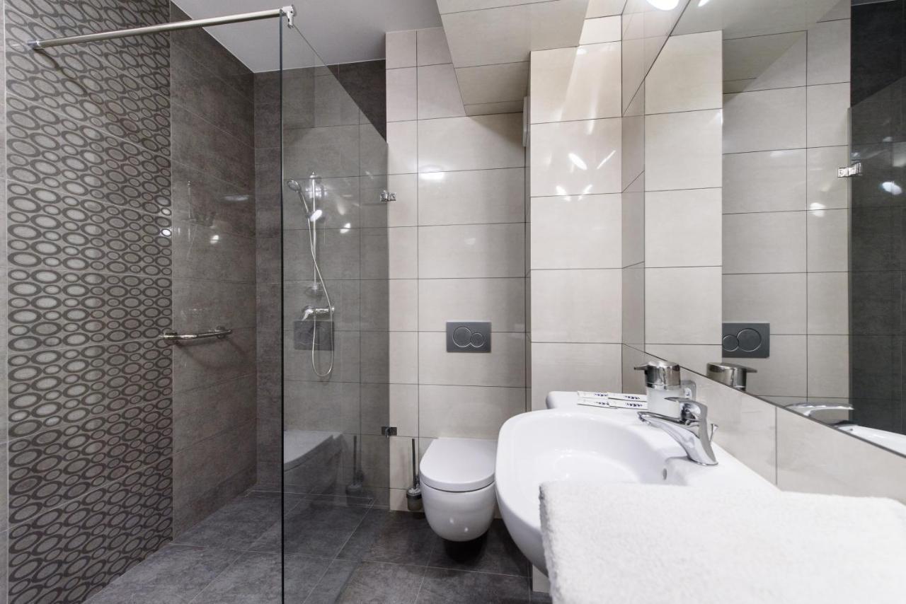 Hotel Nowy Dwor Trzebnica Eksteriør billede